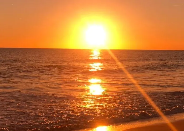 - - Sleeps 4 - Pool - Seaside Albufeira